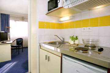 Comfort Suites Cannes Mandelieu Bagian luar foto